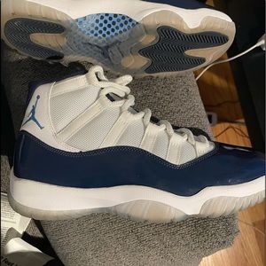 Air Jordan 11 Retro win like 82. 100% authentic